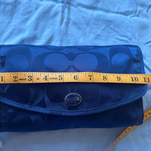 NWT Coach Getaway Signature Nylon Cosmetic Bag - Picture 2 of 5